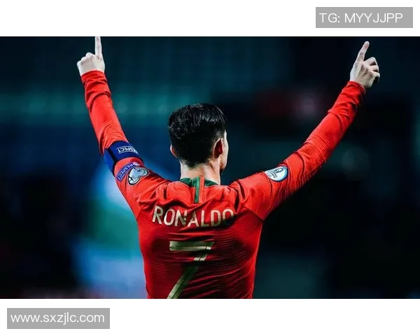 三条杠足球球星是谁?揭秘穿着三条杠的世界顶级球员与品牌传奇 三条杠足球球星是谁?揭秘穿着三条杠的世界顶级球员与品牌传奇